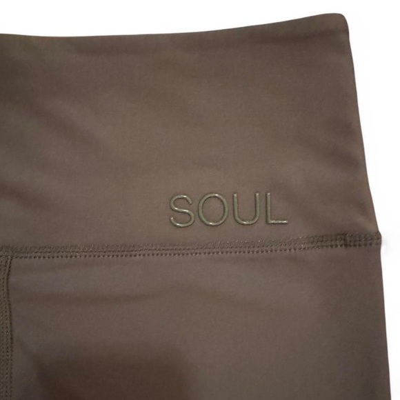 TAG ON - Soul Cycle Leggings - Army Green
Size Small - Picture 2 of 5